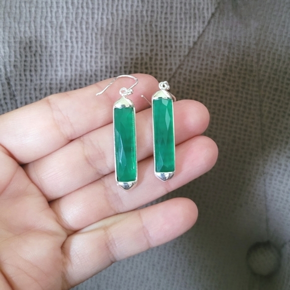Shivam Green💚 Onyx Bar Drop Earrings - Picture 11 of 14